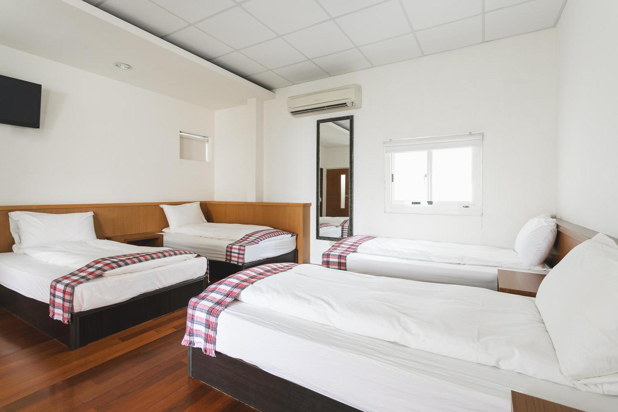 Tropical Low Boundary B&B Donghe Eksteriør billede